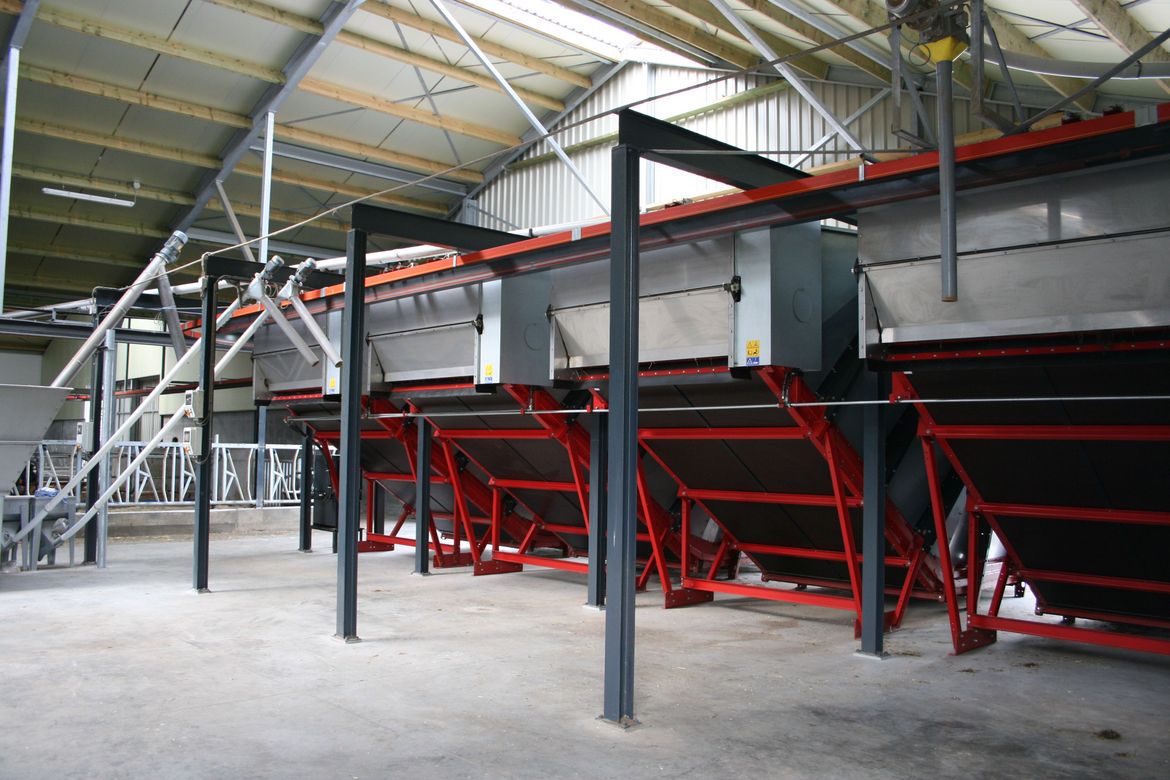 An-automatic-feeding-system-must-have-a-feed-kitchen